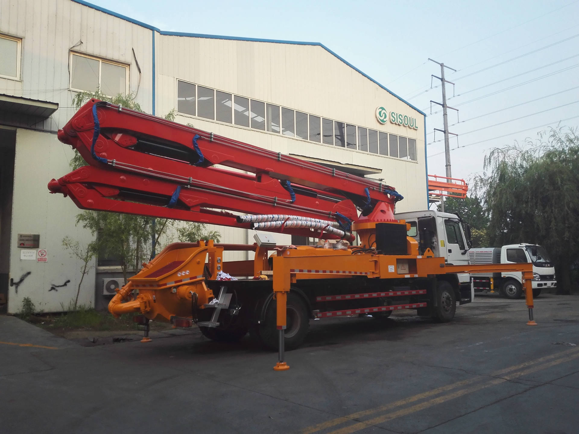 青岛25米小型混凝土臂架泵车