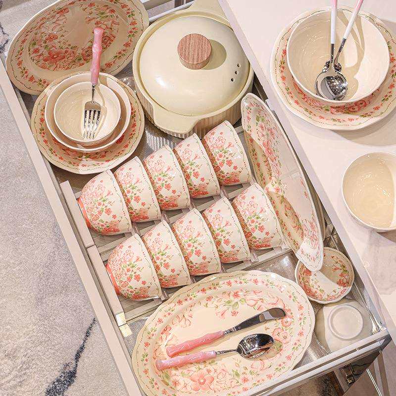 可爱碎花碗碟我套装家用高颜值釉下彩陶瓷饭碗盘子碗盘组合餐具