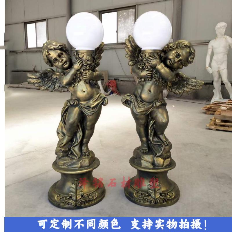 现货玻璃钢西方园林小孩抱灯雕塑欧式小天使托灯照明摆件铜雕人物