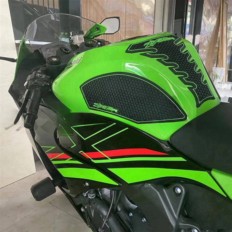 适用于 川崎zx-6r 636 2024款 改装前L后轮防摔球 鱼骨防滑油箱贴