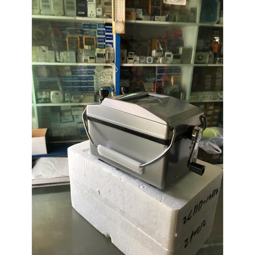 杭州东顺ZC11D-10型兆欧表绝缘电阻测试仪摇表2500V 0-2500M&Omeg