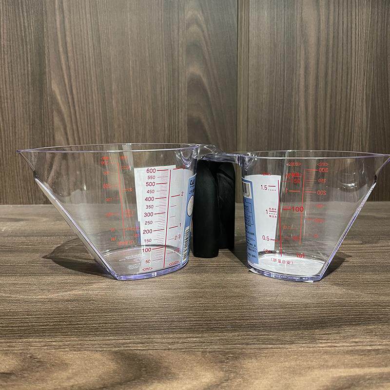 日本进口厨房刻度易见量杯塑料防摔食品接触双刻度带手柄大号量筒