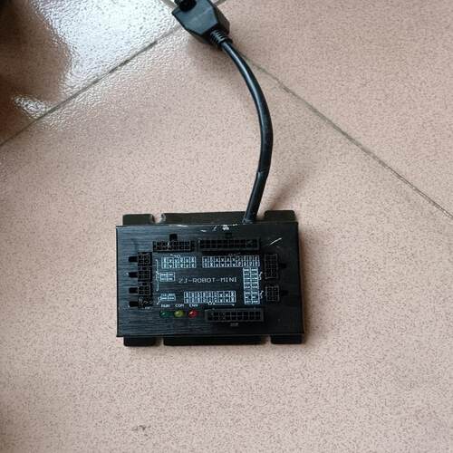 议价ZJ-ROBOT-MINI控制器，实物如图。可维修