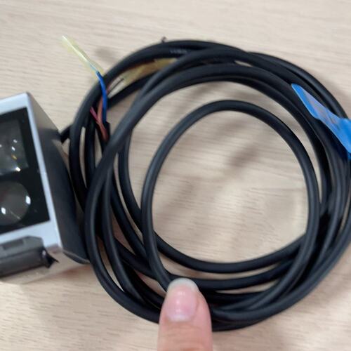 议价Q6E-LR500线材长度约2.5米，带标签可维修