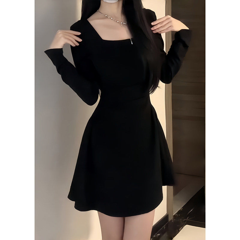 黑色长袖连衣裙子女短款
