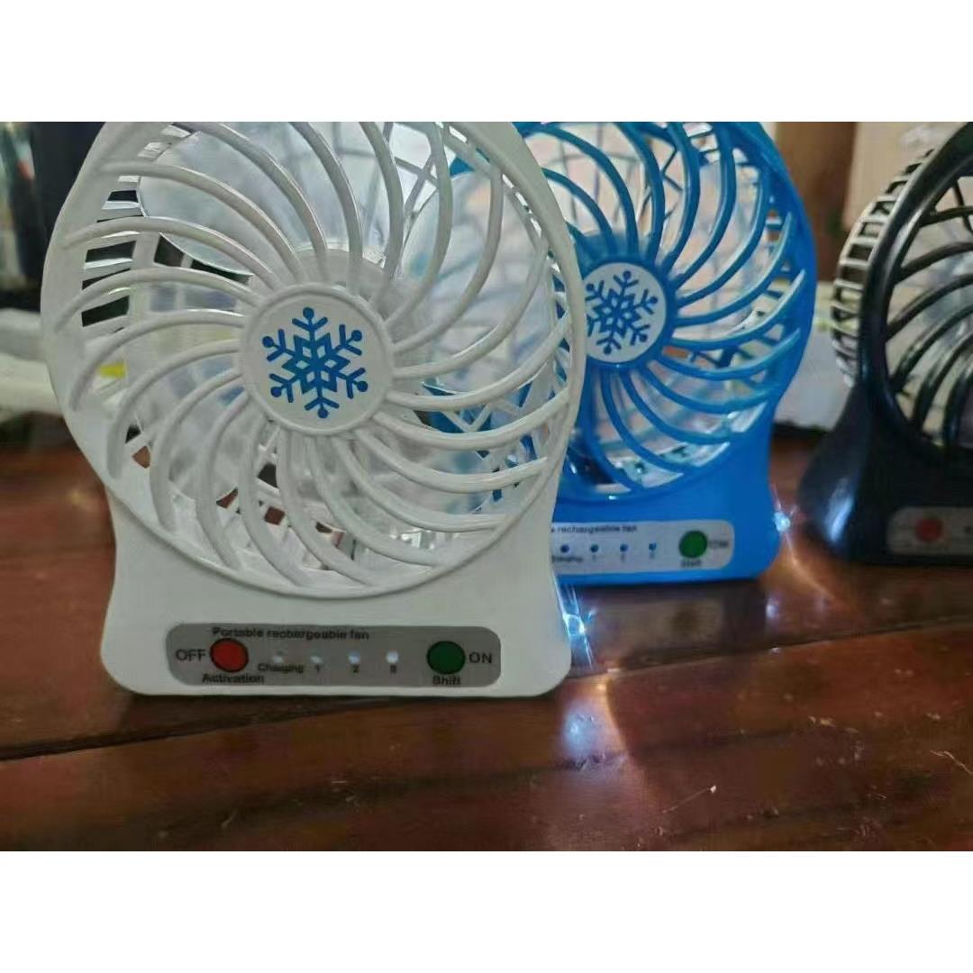 2-7小雪花风扇，测试好发货，配电池，有可能缺后盖，保能用。
