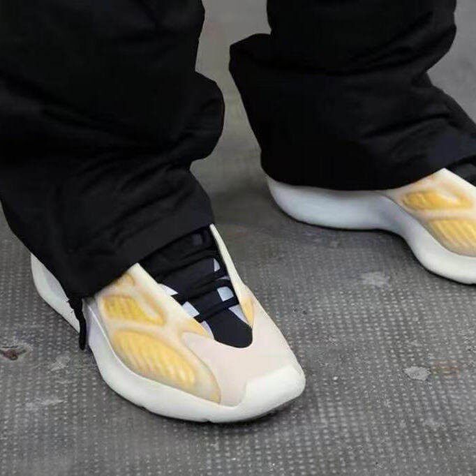 Adidas Yeezy Boost Runner 700 V3潮流防滑耐磨运动休闲鞋HP5425图片
