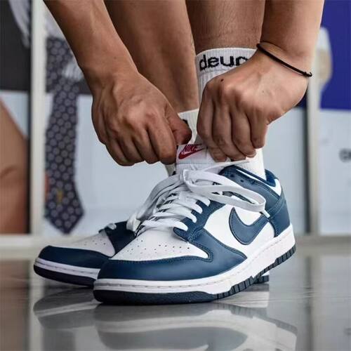 NikeDunk低帮复古透气板鞋