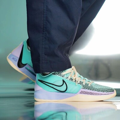 耐克/Nike Sabrina 1 时尚舒适缓震 防滑耐磨篮球鞋 FQ3389-301