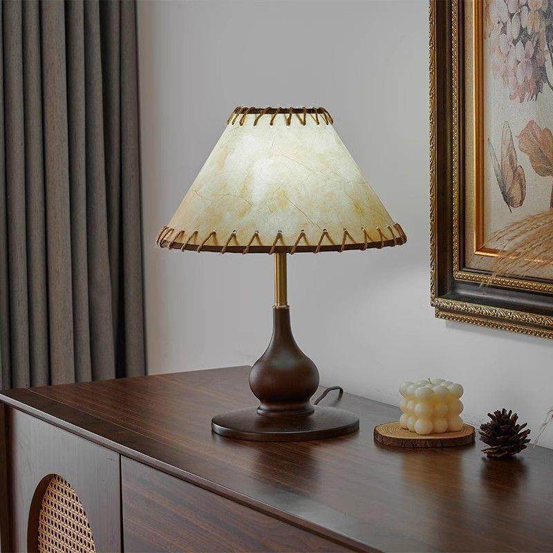 新中式复古卧室台灯轻奢高级感胡桃木色床头台灯装饰氛围护眼灯具