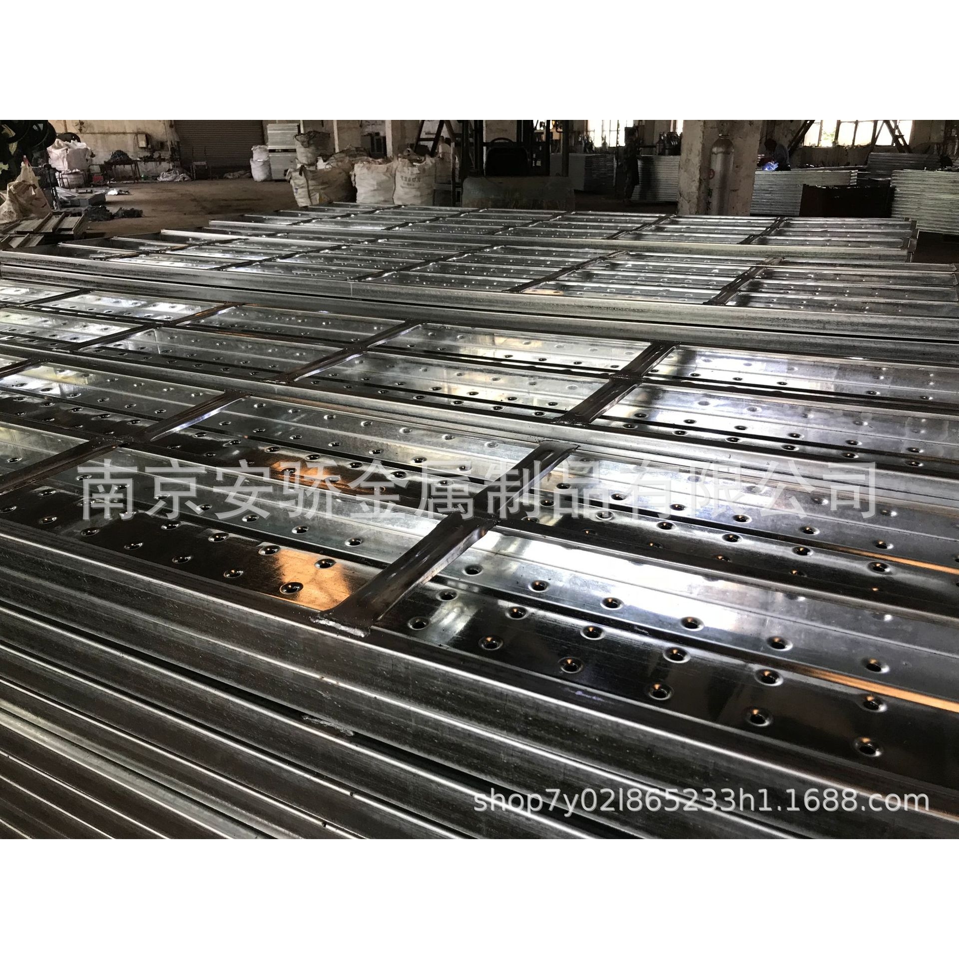 南京厂家直销建筑工地脚手架钢跳板脚手板脚踏板镀锌YBJ211-1988