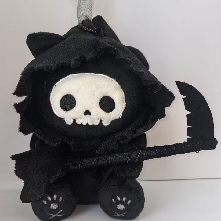 小红书同款死神猫猫毛绒玩偶高颜值创意恐怖黑猫毛绒公仔装饰挂件