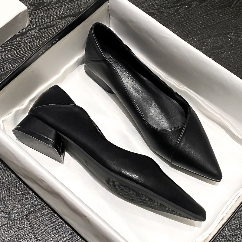 尖头平底真皮单鞋女2023年新款软底舒适不累脚职业上班黑色工作鞋