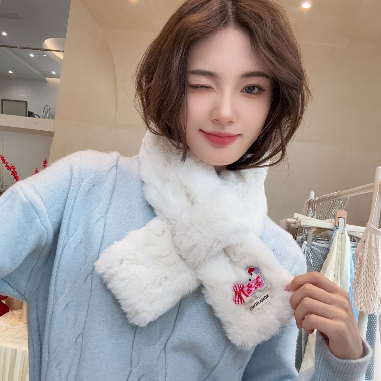 秋冬新款仿兔毛可爱毛绒围脖女韩版时尚围巾加厚保暖交叉毛毛围脖