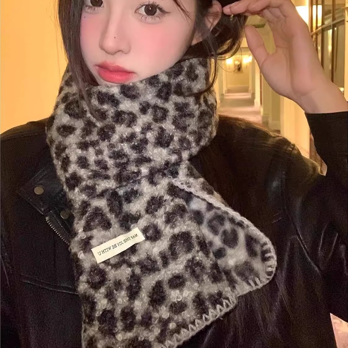 豹纹围巾女秋冬韩版高级感加厚保暖仿羊绒圈圈纱2024冬季披肩女士