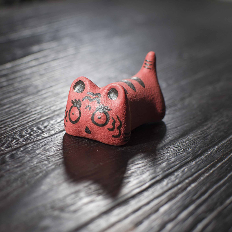 萌虎陶瓷笔搁g手工笔架山文创镇纸镇尺文房四宝创意可爱动物笔托