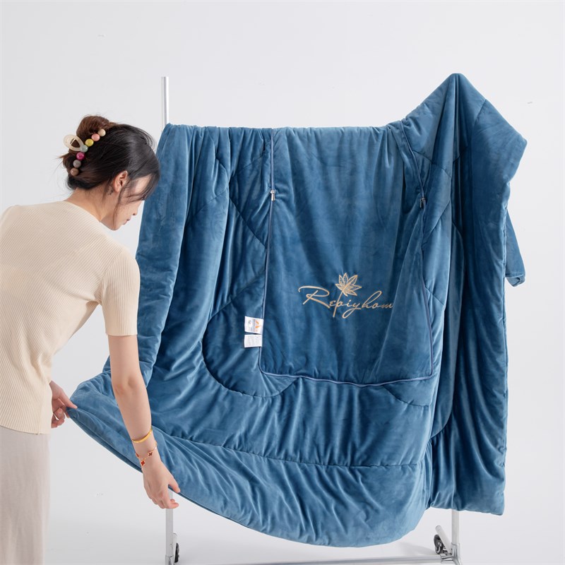 A类婴儿绒抱枕被子两用二合一多功能车载加N厚办公室午睡枕头汽车