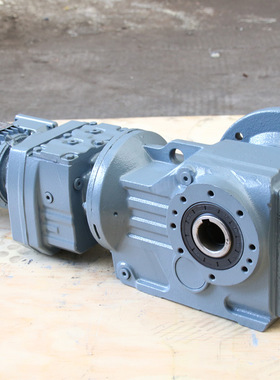 硬齿面齿轮减速机型号 GKAF127-27.67-18.5KW减速机 规格齐全