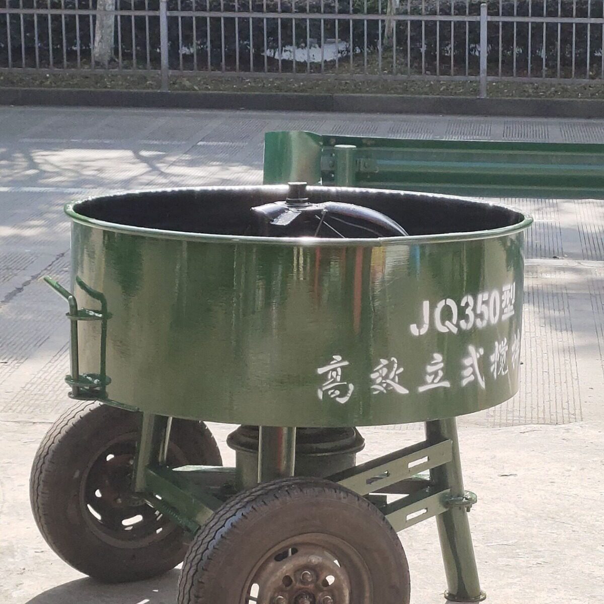 小型移动带轮立式搅拌机