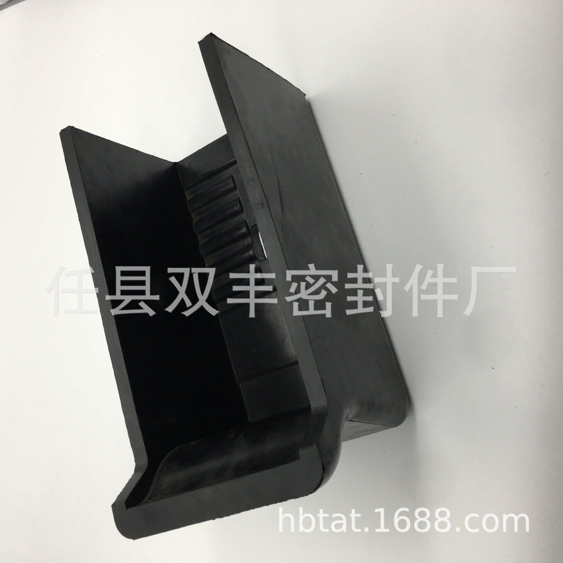 源头厂家销售悬架板簧座衬套