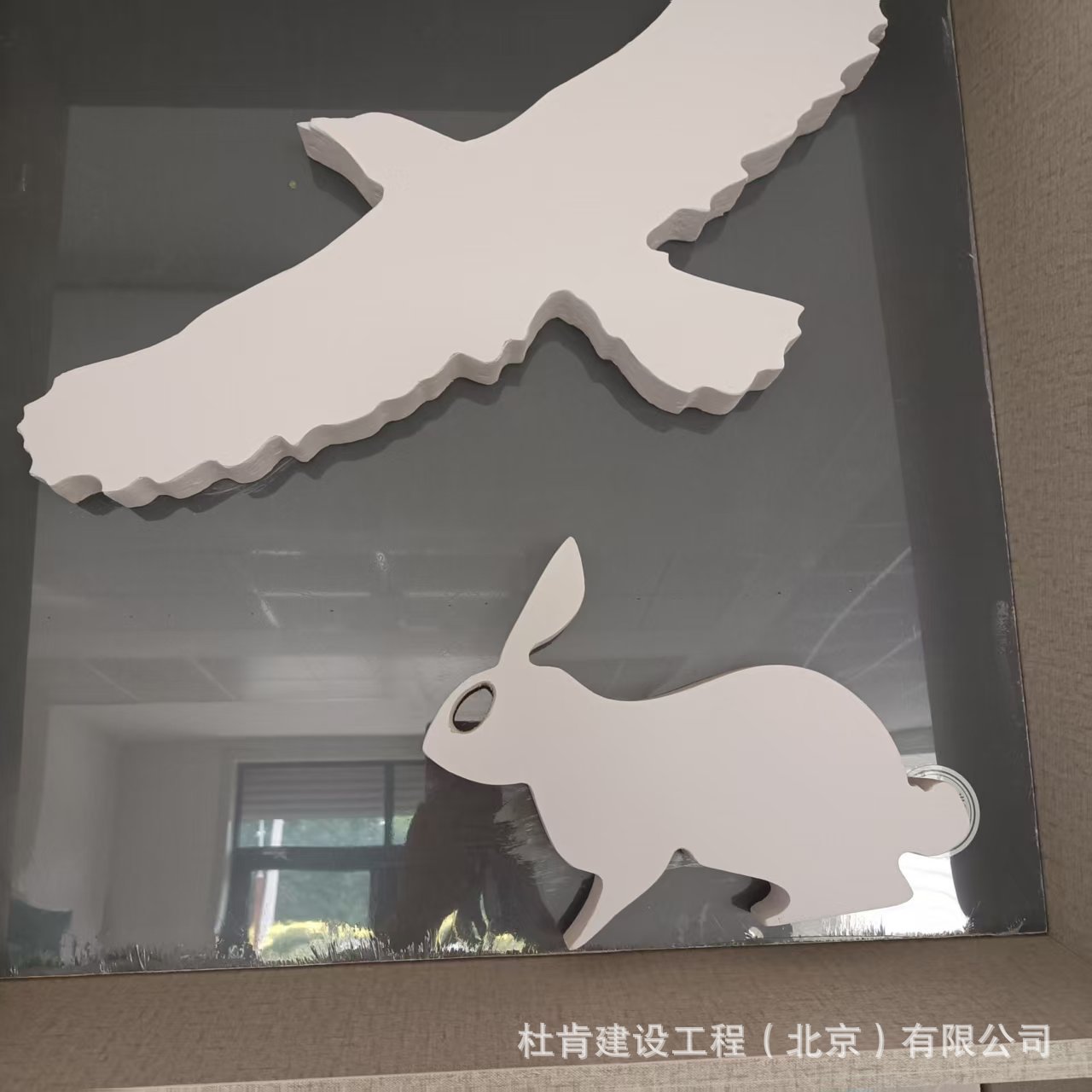 多边形玻纤复合天花板预埋铝条玻纤吸声垂片体育馆中控悬挂吸音体