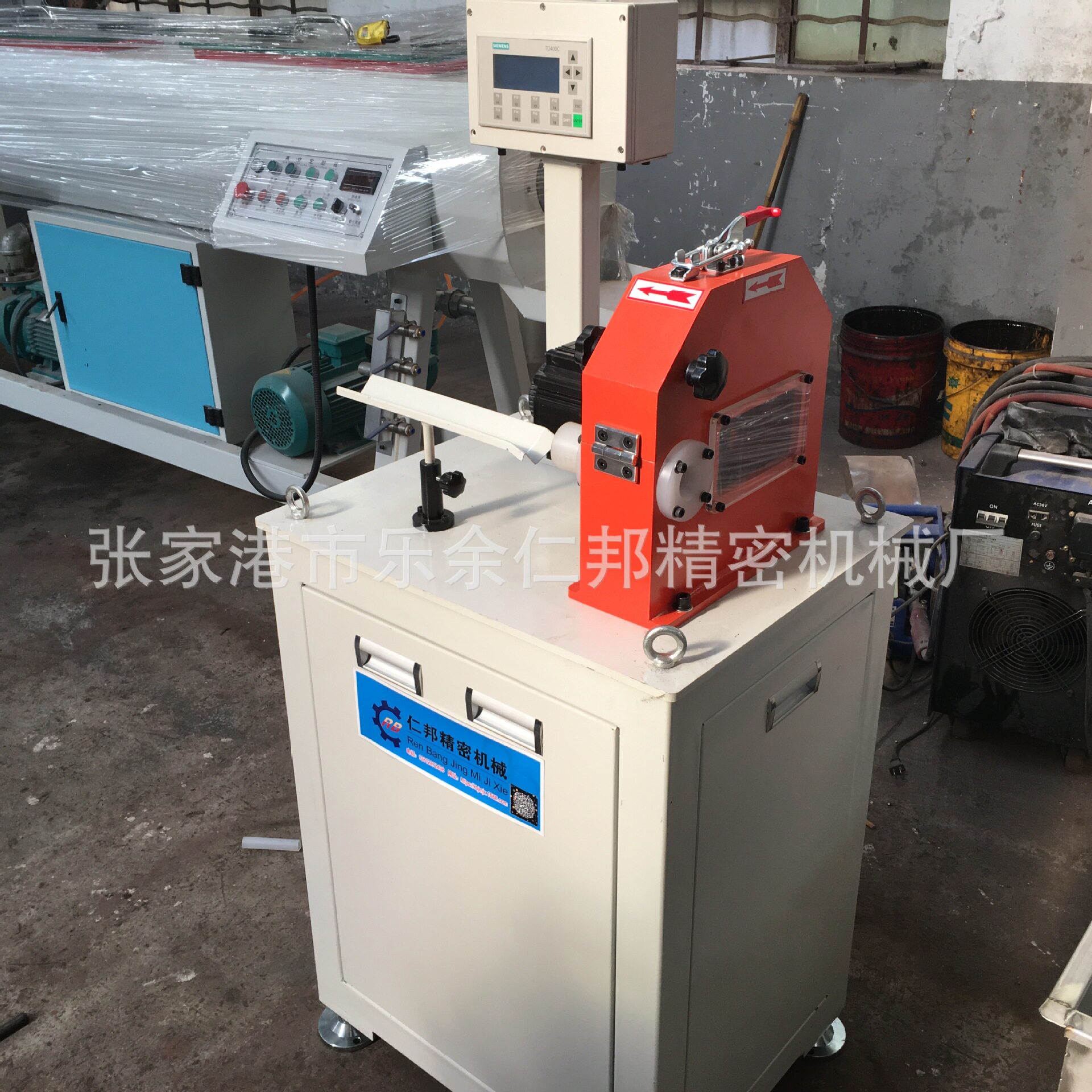 16-32小口径PP塑料管飞刀切割机 pe管材在线定长飞刀切割机故障底
