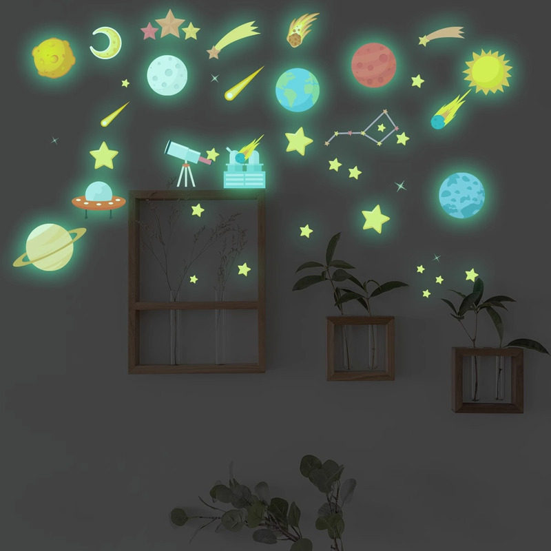 自粘荧光墙纸宇航员陨石流星童趣宇宙星体儿童卧房夜光装饰贴