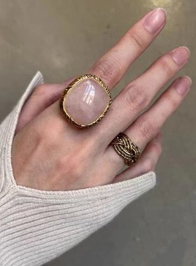 法国小众设计粉色天然石戒指方形宽面夸张戒指编织藤条复古指环女