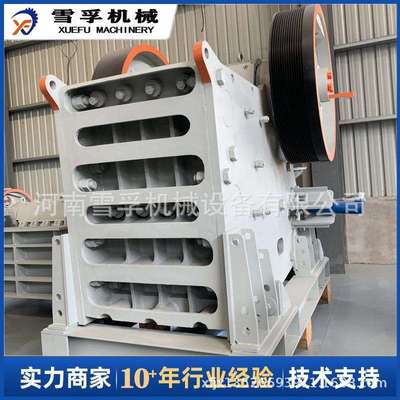 玄武岩高岭土破碎机鄂式深V形破碎腔结构小型履带式卧式碎石机