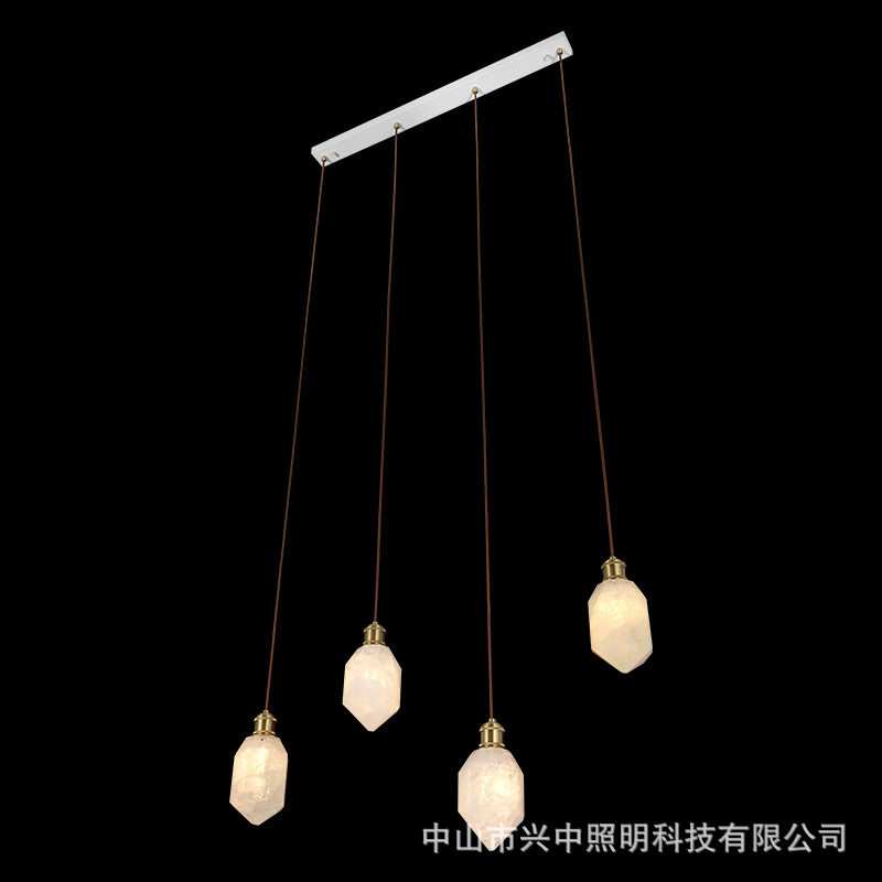 别墅复式楼楼梯间长吊灯挑空