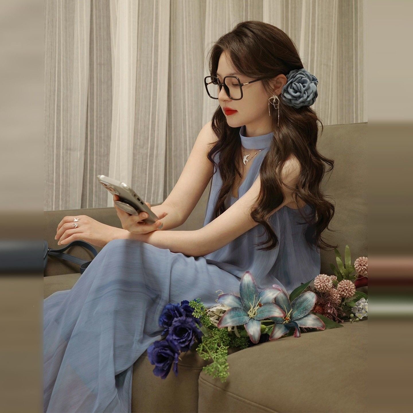 休闲蓝色吊带挂脖连衣裙子女夏2026年新款海边度假感气质无袖长裙