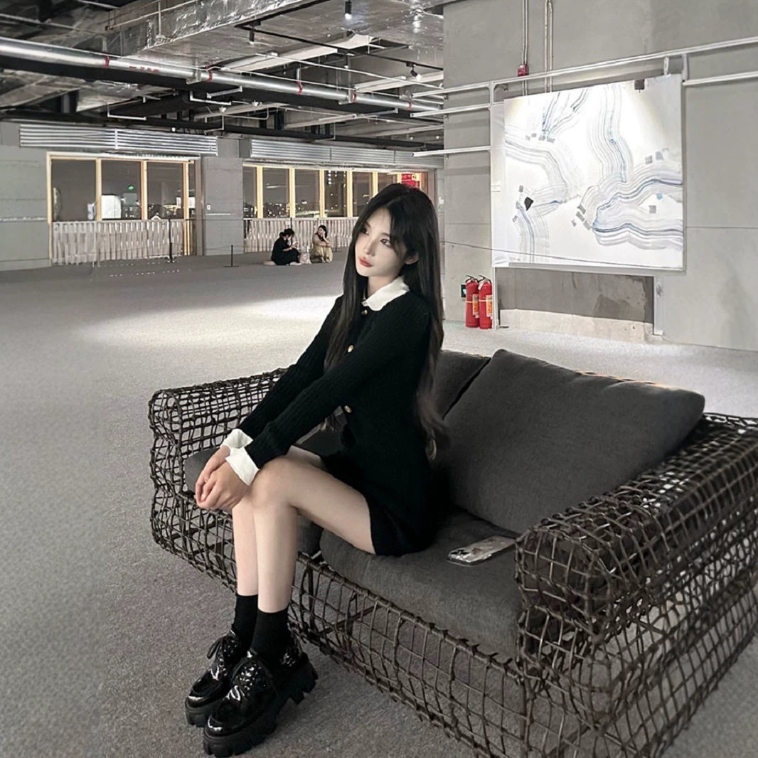 黑色假两件针织连衣裙子女收腰气质感修身包臀衬衫短裙早秋季