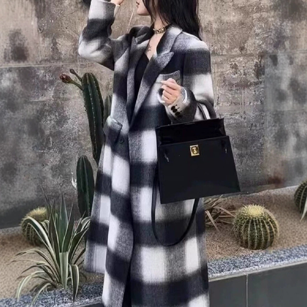 年秋冬新款毛呢大衣女中长款复古格纹呢子外套设计感韩国小众
