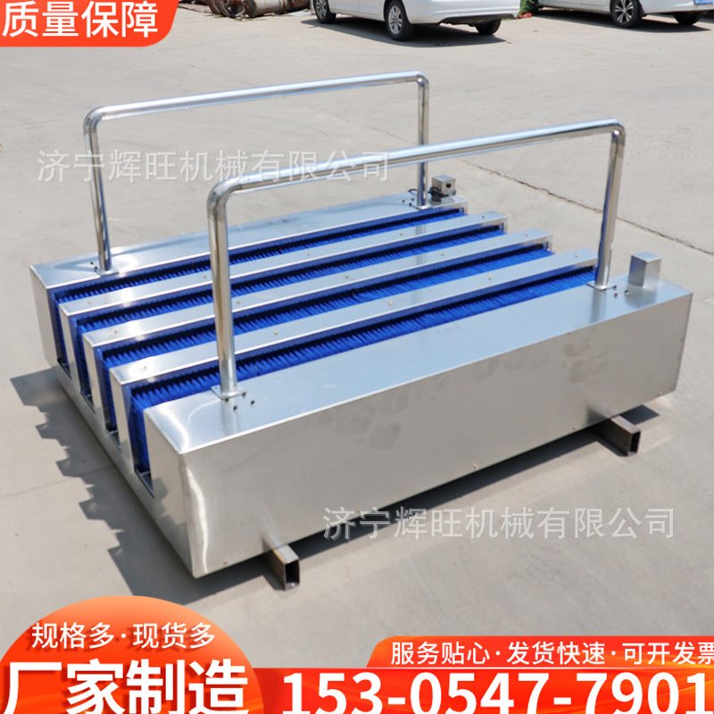 肉联厂用无动力板刷式侧刷不锈钢洗靴机双通道喷淋式鞋靴清洗设备