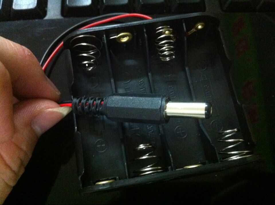 5号8节电池盒背靠背串联 五号八节不带盖 12V电池盒 黑色带DC头