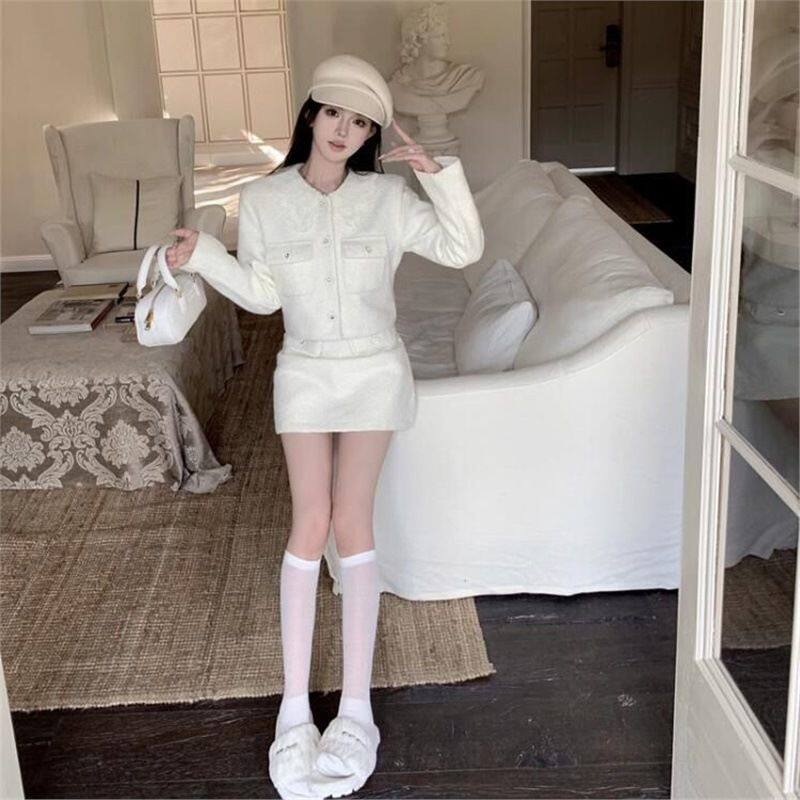 白色毛绒蕾丝翻领短款外套女秋冬富家千金套装包臀半身裙子两件套