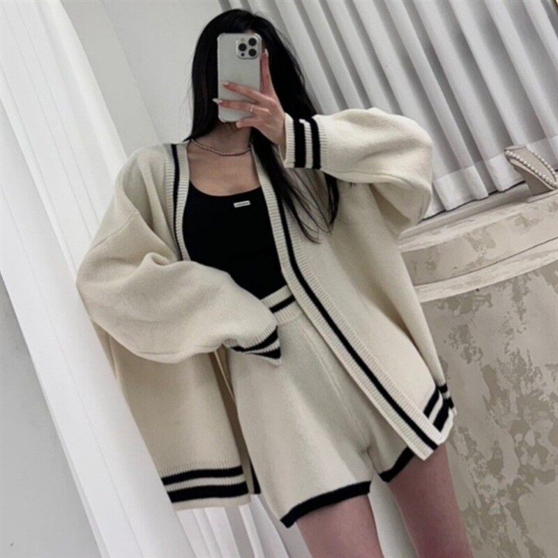 韩国东大门减龄宽松v领拼色拉链针织开衫毛衣女+高腰休闲短裤套装