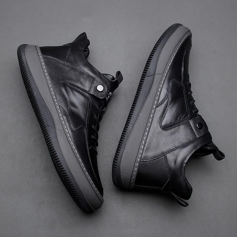 高档男鞋秋季2025新款软底防臭真皮头层牛皮休闲皮鞋皮面男士板鞋