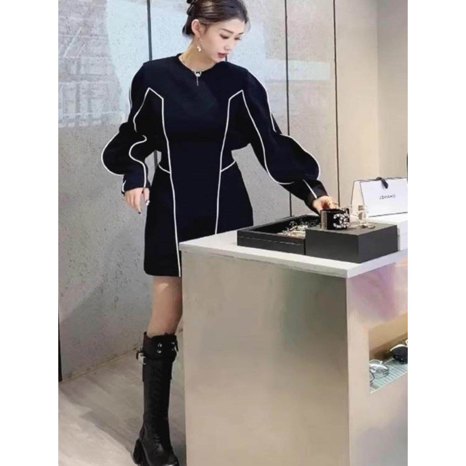 欧洲站秋装女款2025年新款黑色赫本风小黑裙气质高级感长袖连衣裙