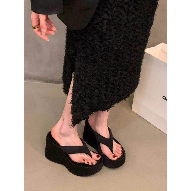 香港新款小个子增高厚底人字拖女夏外穿夹脚真皮松糕拖鞋坡跟凉拖