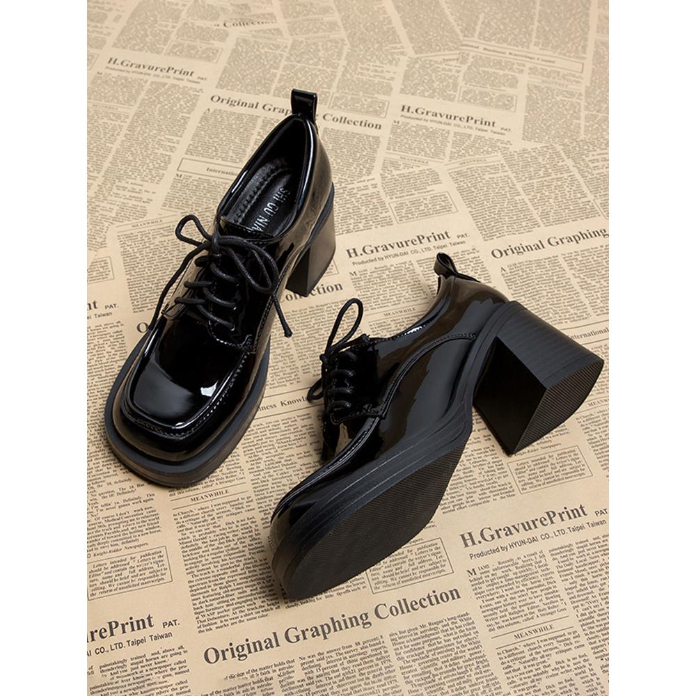 赫本风漆皮黑色小皮鞋女春秋新款百搭网红高跟乐福鞋粗跟系带单鞋