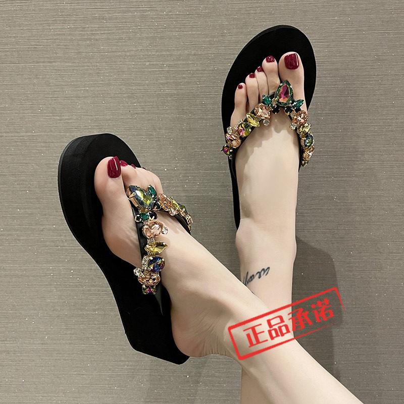 香港正品夏季新款坡跟人字拖女水钻厚底中跟夹脚沙滩度假防滑拖鞋