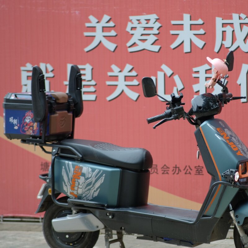 电动车后座扶手通用电动摩托车儿童座椅扶手后置安全护栏老人防摔