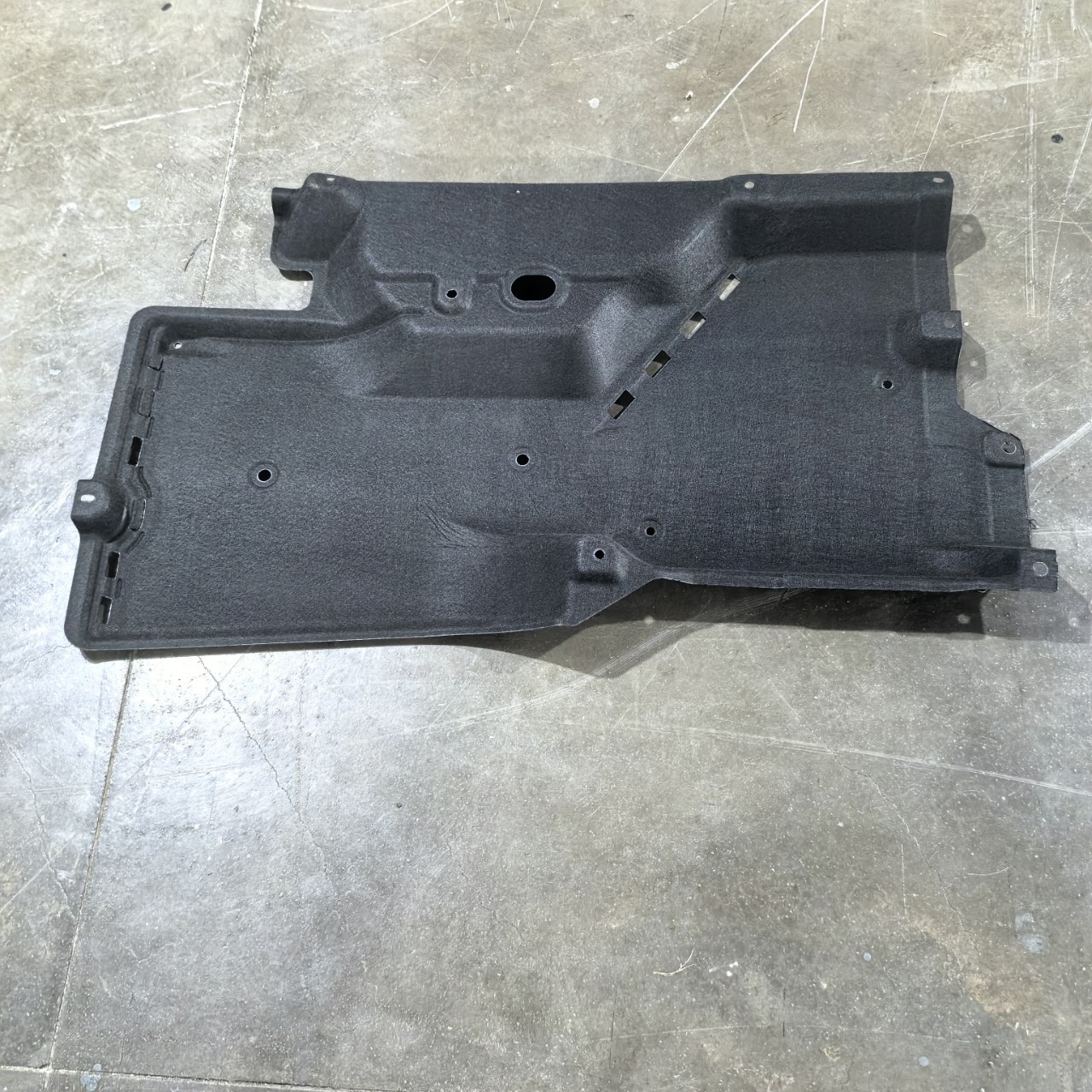 KD5H-56-1ZX适用于18款CX5车身底护板后左(两驱四驱通用)