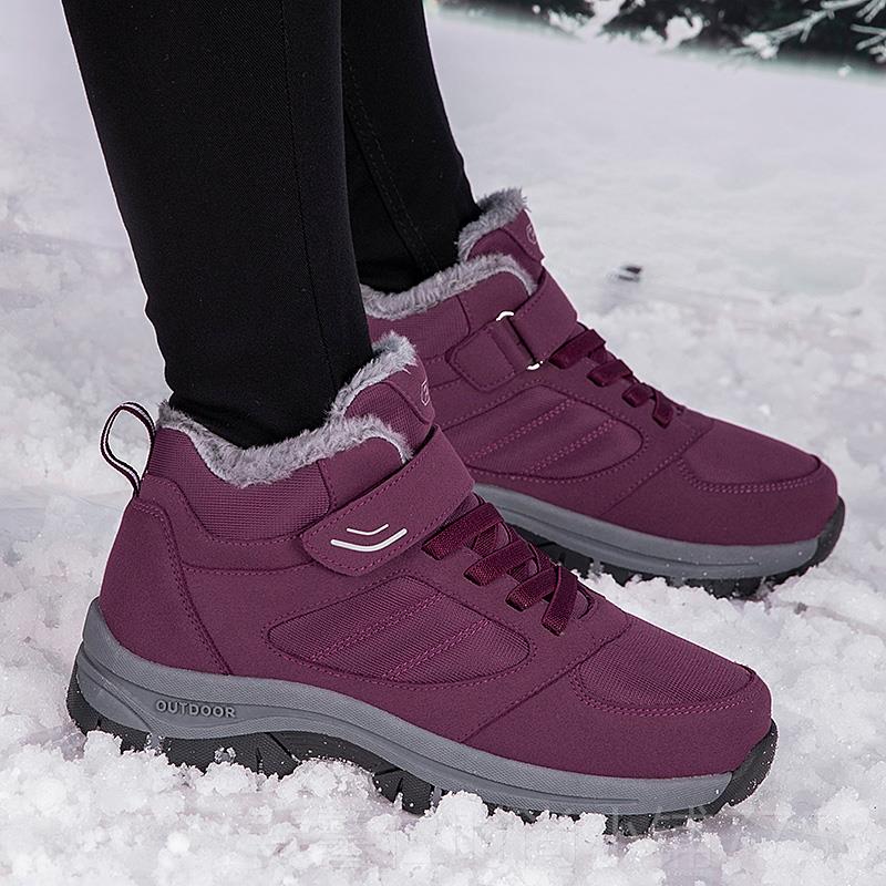 新品品牌老休人鞋大妈2024年冬季棉鞋中老年加绒女鞋户外闲雪地靴