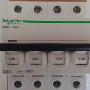 IC65N C63A A9F18463 微型断路器