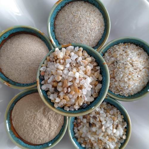 黄色石英砂水处理石英砂 大小颗粒高纯石英砂 高白石英砂