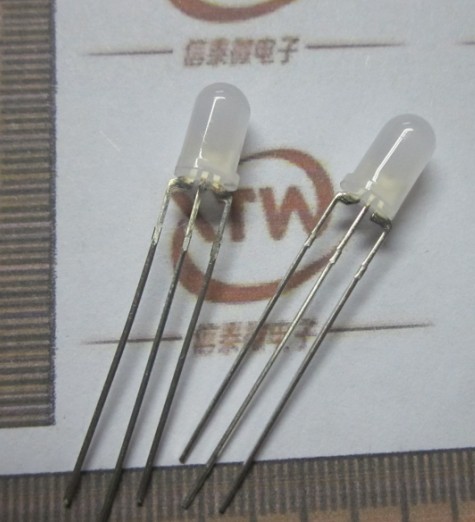 5mm 发光二极管 红绿双色 共阴 红色 普绿 一包70元/1000个