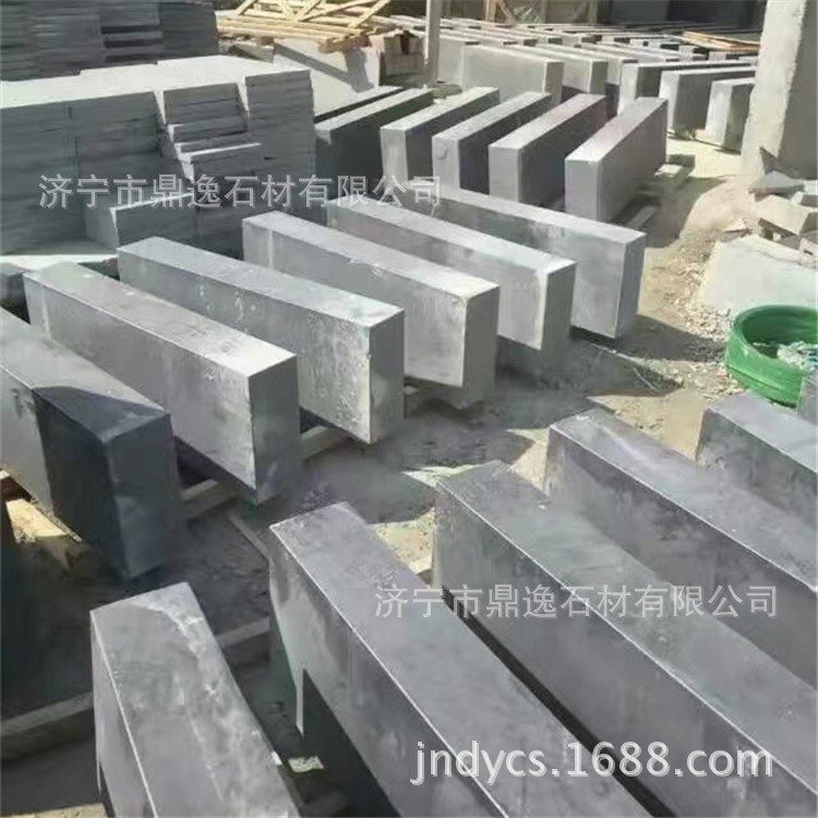 石材源头厂家花岗岩路沿石芝麻灰芝麻白路牙石道路两侧路缘石