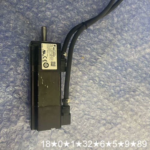 SGMAV-A5A3A2C，W50伺服电机 ，有2个